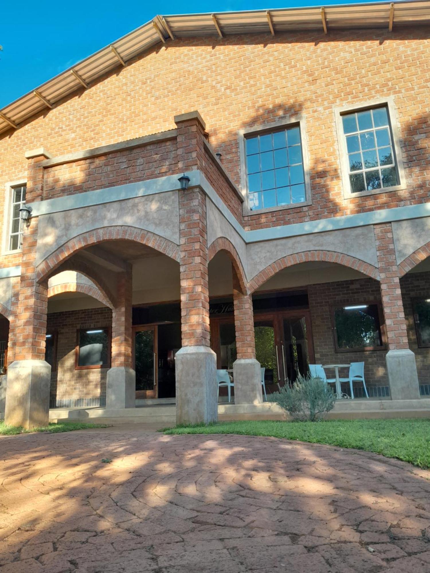 Tsumeb Theater Guesthouse Exteriör bild